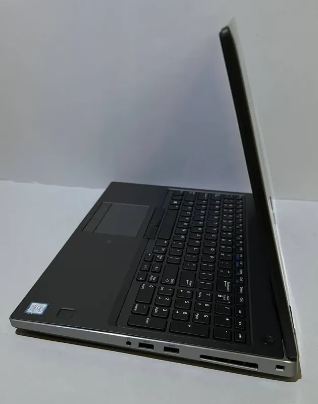 Мобільна робоча станція Dell Precision 7540 / 15,6" (1920x1080) IPS / Intel Core i9-9980HK (8 (16) ядер по 2,4 - 5,0 ГГц) / 32 ГБ DDR4 / 256 ГБ SSD + 256 ГБ SSD / nVidia Quadro RTX 3000, 6 ГБ GDDR6, 192-біт / WebCam / Win 11 Home б/в - зображення 5
