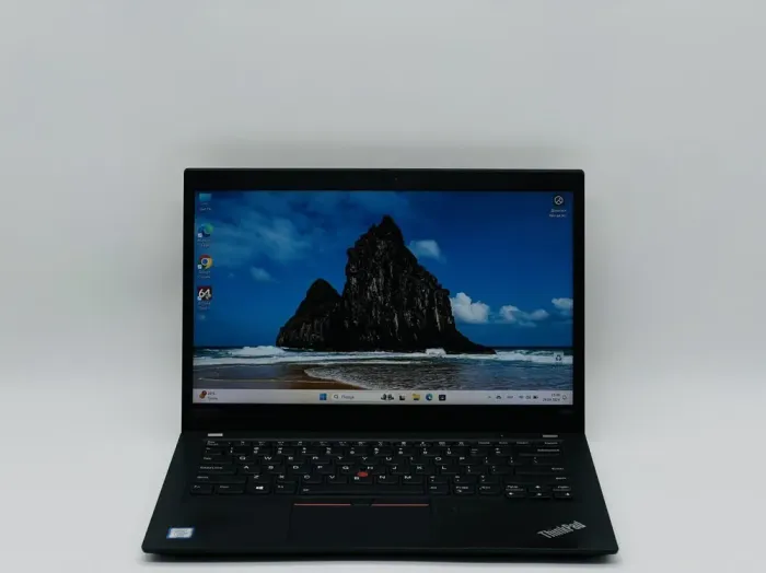 Ультрабук Б-клас Lenovo ThinkPad T490s / 14" (1920x1080) IPS Touch / Intel Core i5-8365U (4 (8) ядра по 1.6 - 4.1 GHz) / 16 GB DDR4 / 240 GB SSD / Intel UHD Graphics / WebCam б/в - зображення 2