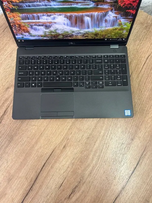 Мобільна робоча станція Dell Precision 3540 / 15.6" (1920x1080) IPS / Intel Core i5-8265U (4 (8) ядра по 1.6 - 3.9 GHz) / 16 GB DDR4 / 512 GB SSD / AMD Radeon Pro WX 2100, 2 GB GDDR5, 64-bit / WebCam б/в - зображення 7