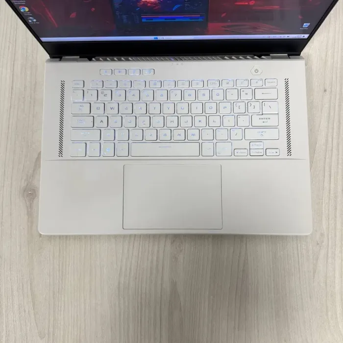 Ігровий ультрабук Б-клас Asus ROG Zephyrus G15 GA503QS White / 15.6" (2560x1440) IPS / AMD Ryzen 9 5900HS (8 (16) ядер по 3.0 - 4.6 GHz) / 32 GB DDR4 / 512 GB SSD NVMe / nVidia GeForce RTX 3080, 8 GB GDDR6, 256-bit б/в - зображення 7