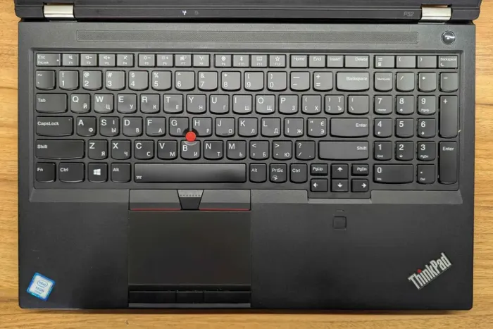Мобільна робоча станція Б-клас Lenovo ThinkPad P52 / 15.6" (1920x1080) IPS / Intel Xeon E-2176M (6 (12) ядер по 2.7 - 4.4 GHz) / 32 GB DDR4 / 512 GB SSD / nVidia Quadro P2000, 4 GB GDDR5, 128-bit / WebCam / Fingerprint / Windows 10 б/в - зображення 3