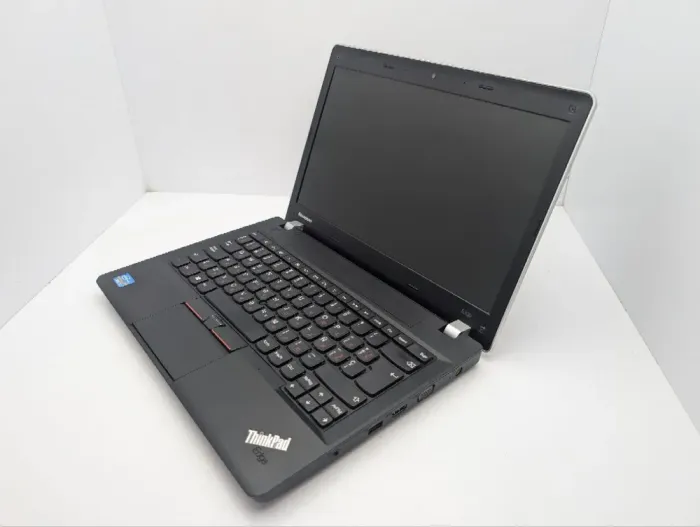 Ноутбук Lenovo ThinkPad E330 / 13.3" (1366x768) TN / Intel Core i3-3120M (2 (4) ядра по 2.5 GHz) / 6 GB DDR3 / 250 GB HDD / Intel HD Graphics 4000 / WebCam / АКБ не тримає заряд б/в - зображення 6