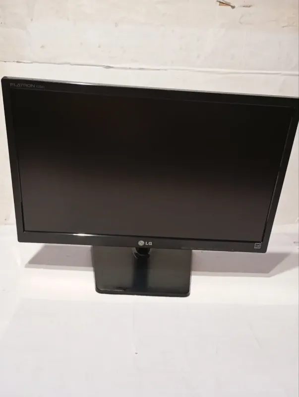 Комплект ПК Б-клас: HP Compaq Pro 6300 SFF / Intel Core i5-3470 (4 ядра по 3,2 - 3,6 ГГц) / 8 ГБ DDR3 / 500 ГБ HDD / Intel HD Graphics 2500 + Монітор LG Flatron E2242C-BN / 22" (1920x1080) TN / 1x VGA / VESA 75x75 б/в - зображення 7