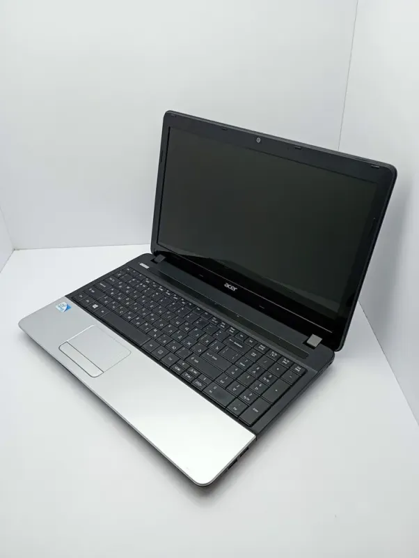 Ноутбук Acer Aspire E1-531 / 15.6" (1366x768) TN / Intel Pentium B960 (2 ядра по 2.2 GHz) / 6 GB DDR3 / 500 GB HDD / Intel HD Graphics / WebCam б/в - зображення 4