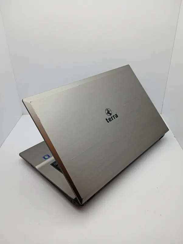 Ноутбук Terra Mobile / 17.3" (1600x900) TN / Intel Core i3-3120M (2 (4) ядра по 2.5 GHz) / 6 GB DDR3 / 500 GB HDD / Intel HD Graphics 4000 / WebCam б/в - зображення 8