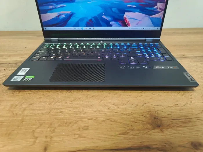 Ігровий ноутбук Б-клас Lenovo Legion 7 15IMH05H / 15.6" (1920x1080) IPS / Intel Core i7-10750H (6 (12) ядер по 2.6 - 5.0 GHz) / 32 GB DDR4 / 1000 GB SSD / nVidia GeForce RTX 2080 Super Max-Q, 8 GB GDDR6, 256-bit / WebCam / Windows 10 Home б/в - зображення 4