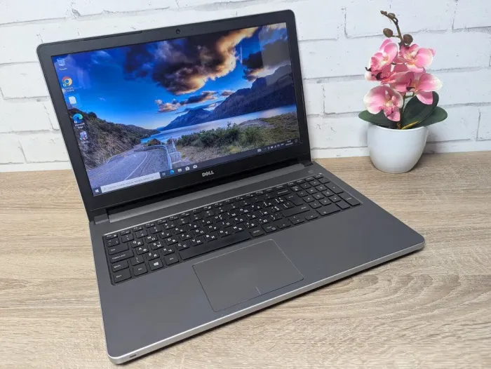 Ноутбук Б-клас Dell Inspiron 5558 / 15.6" (1366x768) TN / Intel Core i5-5200U (2 (4) ядра по 2.2 - 2.7 GHz) / 8 GB DDR3 / 128 GB SSD / Intel HD Graphics 5500 / WebCam б/в - зображення 3
