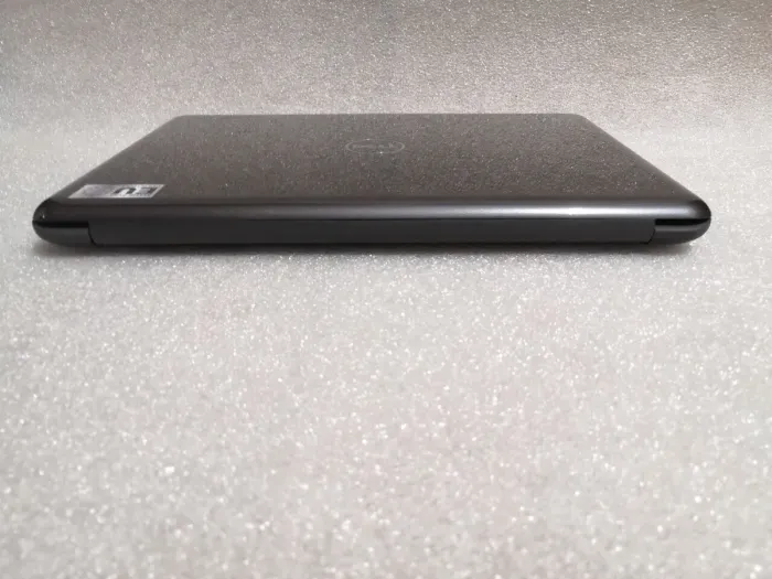 Ультрабук Dell Latitude 3380 / 13.3" (1366x768) TN Touch / Intel Core i5-7200U (2 (4) ядра по 2.5 - 3.1 GHz) / 8 GB DDR4 / 128 GB SSD / Intel HD Graphics 620 / WebCam б/в - зображення 8