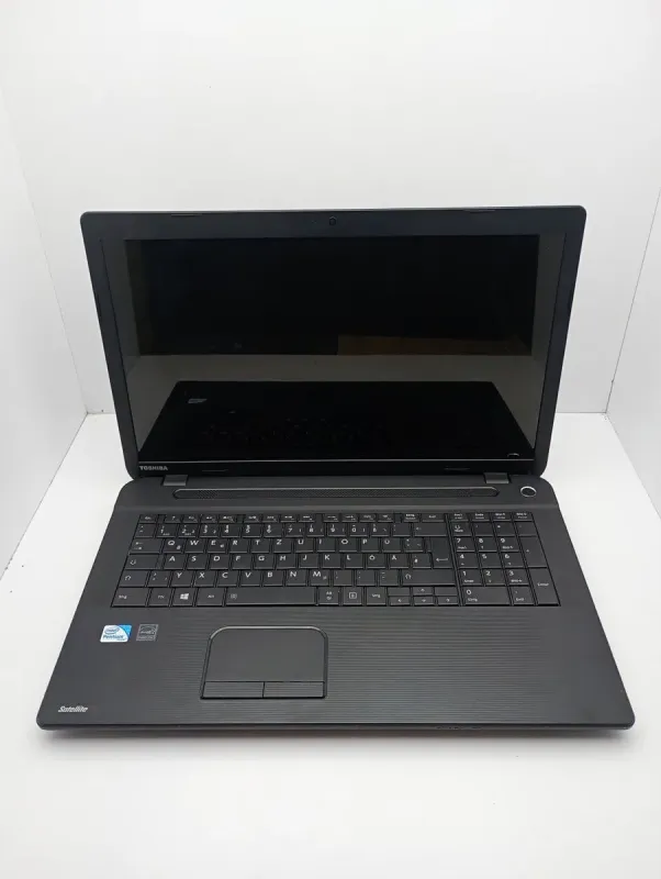 Ноутбук Toshiba 17 / 17.3" (1600x900) TN / Intel Pentium 2020M (2 ядра по 2.4 GHz) / 6 GB DDR3 / 320 GB HDD / Intel HD Graphics / WebCam б/в - зображення 2