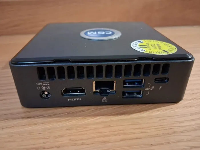 Неттоп Б-клас Intel NUC NUC8BEK USFF / Intel Core i5-8259U (4 (8) ядра по 2.3 - 3.8 GHz) / 8 GB DDR4 / 256 GB SSD M.2 / Intel Iris Plus Graphics 655 / USB 3.1 / HDMI / Wi-Fi б/в - зображення 3