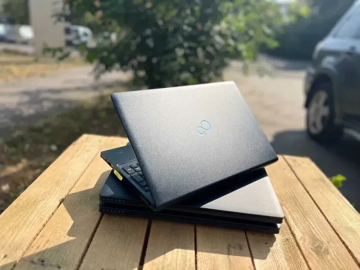 Ноутбук Fujitsu LifeBook A555 / 15.6" (1366x768) TN / Intel Core i5-5200U (2 (4) ядра по 2.2 - 2.7 GHz) / 8 GB DDR3 / 256 GB SSD / Intel HD Graphics 5500 / WebCam / Windows 10 б/в - зображення 8