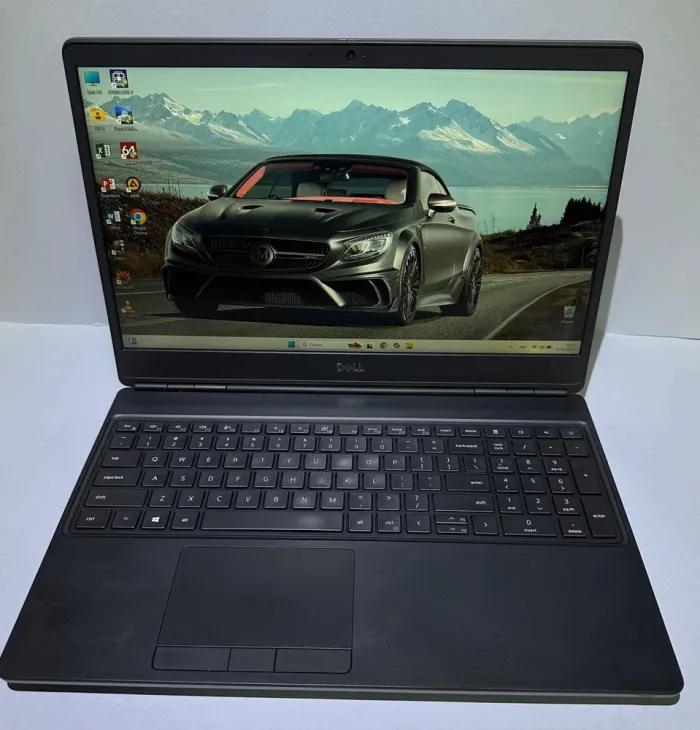 Ноутбук Dell Precision 7550 / 15.6" (1920x1080) IPS / Intel Core i5-10400H (4 (8) ядра по 2.6 - 4.6 GHz) / 16 GB DDR4 / 256 GB SSD / Intel UHD Graphics / WebCam б/в - зображення 2