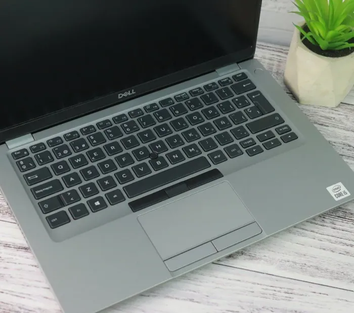 Ультрабук Dell Latitude 5410 / 14" (1920x1080) IPS Touch / Intel Core i5-10310U (4 (8) ядра по 1.7 - 4.4 GHz) / 8 GB DDR4 / 512 GB SSD M.2 / Intel UHD Graphics / WebCam б/в - зображення 3