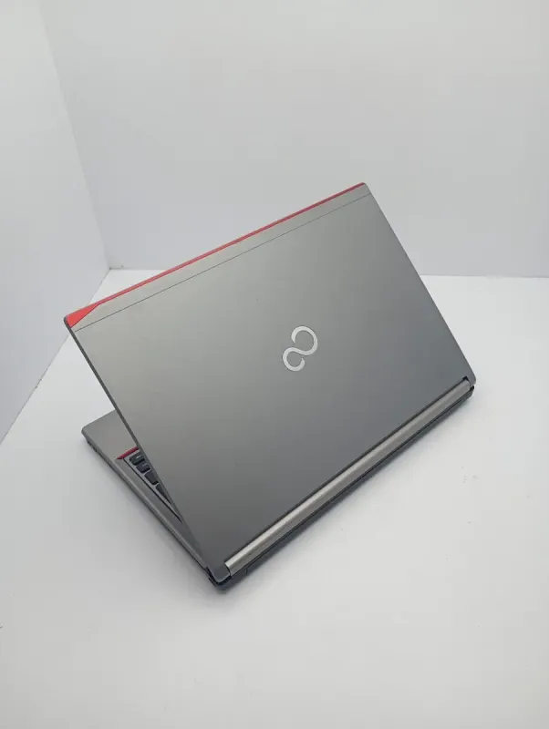 Ноутбук Dell Latitude 7520 / 15.6" (1920x1080) TN / Intel Core i5-3230M (2 (4) ядра по 2.6 - 3.2 GHz) / 8 GB DDR3 / 750 GB HDD / Intel HD Graphics 4000 / WebCam б/в - зображення 8