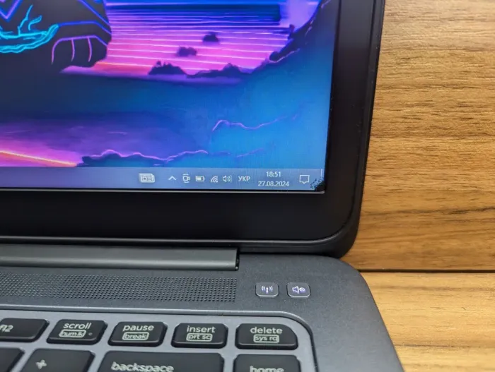 Ноутбук Б-клас HP EliteBook Folio 1040 G2 / 14" (1600x900) TN / Intel Core i5-5200U (2 (4) ядра по 2.2 - 2.7 GHz) / 4 GB DDR3 / 240 GB SSD / Intel HD Graphics 5500 / WebCam / Fingerprint / Windows 10 б/в - зображення 3