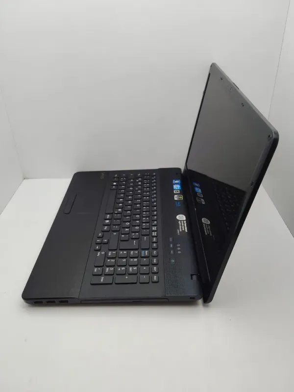 Ноутбук Sony VP173 / 17.3" (1600x900) TN / Intel Core i5-2430M (2 (4) ядра по 2.4 - 3.0 GHz) / 6 GB DDR3 / 500 GB HDD / Intel HD Graphics 3000 / WebCam б/в - зображення 6