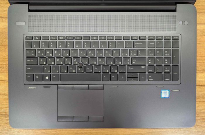 Мобільна робоча станція HP zBook 17 G3 / 17.3" (1920x1080) IPS / Intel Xeon E3-1575M v5 (4 (8) ядра по 3.0 - 3.9 GHz) / 32 GB DDR4 / 512 GB SSD / nVidia Quadro M4000M, 4 GB GDDR5, 256-bit / WebCam / Fingerprint / Windows 10 б/в - зображення 3