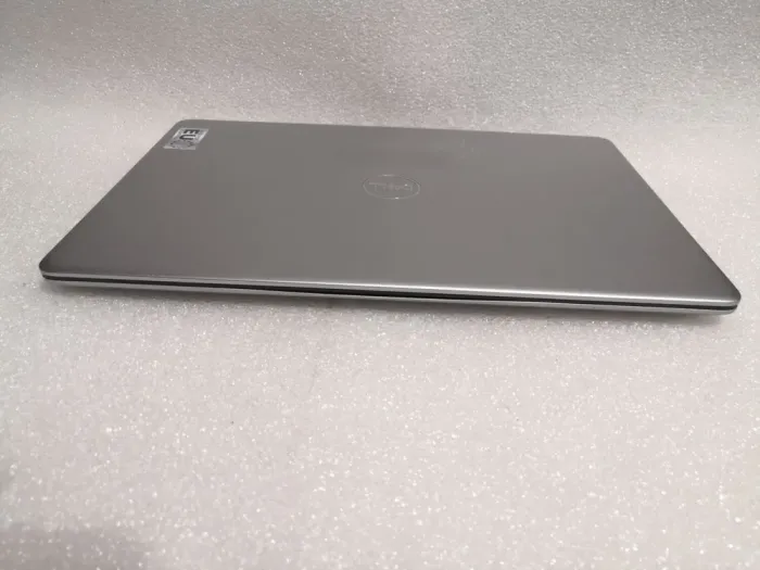 Ультрабук Б-клас Dell Vostro 5370 / 13.3" IPS / Core i5-8250U (4(8) ядра по 1.6-3.4GHz) / 8GB DDR4 / 256GB SSD / UHD Graphics 620 / WebCam / HDMI б/в - зображення 8