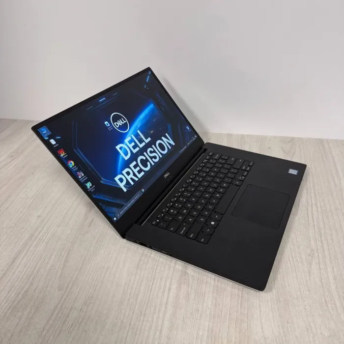 Мобільна робоча станція Б-класу Dell Precision 5540 / 15,6" (1920x1080) IPS / Intel Core i7-9750H (6 (12) ядер по 2,6 - 4,5 ГГц) / 16 ГБ DDR4 / 512 ГБ SSD / nVidia Quadro T1000, 4 ГБ GDDR6, 128-біт / WebCam б/в - зображення 4