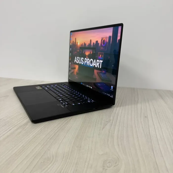 Ігровий ноутбук Б-клас Asus ProArt Studiobook P16 H7606WV / 16" (3840x2400) OLED Touch / AMD Ryzen AI 9 HX 370 (12 (24) ядер по 2.0 - 5.1 GHz) / 32 GB DDR5 / 1000 GB SSD NVMe / nVidia GeForce RTX 4060, 8 GB GDDR6, 128-bit б/в - зображення 5