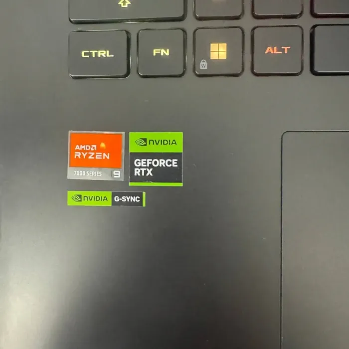 Ігровий ноутбук Б-класу Asus ROG Strix SCAR 17 G733PZV / 17.3" (2560x1440) IPS / AMD Ryzen 9 7945HX (16 (32) ядра по 2,5 - 5,4 ГГц) / 16 ГБ DDR5 / 512 ГБ SSD M.2 / nVidia GeForce RTX 4080, 12 ГБ GDDR6X, 192-bit / WebCam б/в - зображення 4