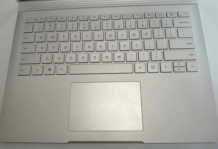 Ігровий ультрабук-трансформер Microsoft Surface Book 2 / 15.0" (3000x2000) IPS Touch / Intel Core i7-8650U (4 (8) ядра по 1.9 - 4.2 GHz) / 8 GB DDR4 / 256 GB SSD / nVidia GeForce GTX 1050, 2 GB GDDR5, 128-bit / WebCam / Win 11 Pro б/в - зображення 6