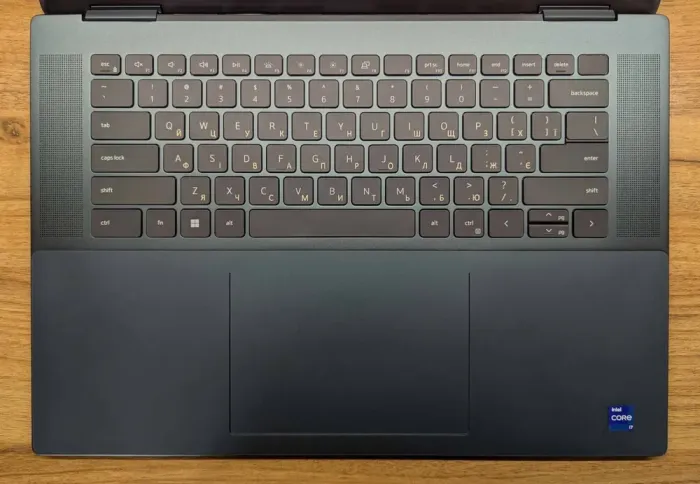 Ультрабук-трансформер Dell Inspiron 16 7620 / 16" (3840x2400) IPS Touch / Intel Core i7-1260P (12 (16) ядер по 3.4 - 4.7 GHz) / 16 GB DDR4 / 512 GB SSD / nVidia GeForce MX550, 2 GB GDDR6, 64-bit / WebCam / TouchID / Windows 11 б/в - зображення 3