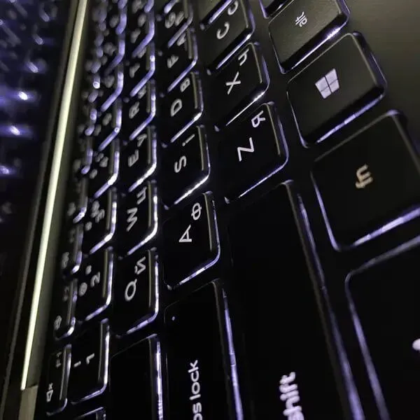 Ультрабук Dell Latitude 5400 / 14" (1920x1080) IPS / Intel Core i5-8365U (4 (8) ядра по 1.6 - 4.1 GHz) / 16 GB DDR4 / 256 GB SSD / Intel UHD Graphics / WebCam / HDMI б/в - зображення 6