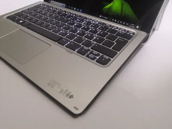 Нетбук-трансформер HP Elite x2 1012 G2 / 12.1" (2736x1824) IPS Touch / Intel Core i5-7200U (2 (4) ядра по 2.5 - 3.1 GHz) / 8 GB DDR3 / 256 GB SSD / Intel HD Graphics 620 / WebCam / Win 10 Pro б/в - зображення 7