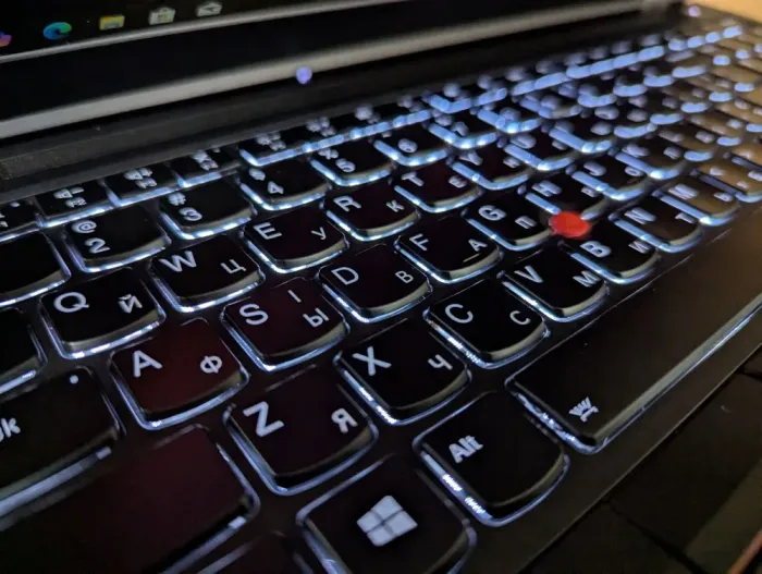 Мобільна робоча станція Б-клас Lenovo ThinkPad P52 / 15.6" (1920x1080) IPS / Intel Xeon E-2176M (6 (12) ядер по 2.7 - 4.4 GHz) / 32 GB DDR4 / 512 GB SSD / nVidia Quadro P2000, 4 GB GDDR5, 128-bit / WebCam / Fingerprint / Windows 10 б/в - зображення 6