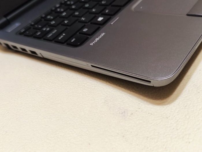 Ноутбук HP ProBook 650 G1 / 15.6" (1920x1080) TN / Intel Core i5-4300M (2 (4) ядра по 2.6 - 3.3 GHz) / 8 GB DDR3 / 128 GB SSD / Intel HD Graphics 4600 / WebCam б/в - зображення 3