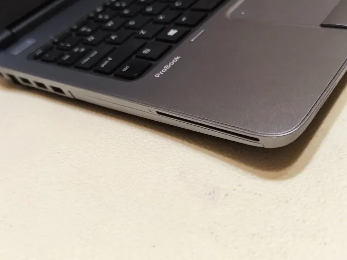 Ноутбук HP ProBook 650 G1 / 15.6" (1920x1080) TN / Intel Core i5-4300M (2 (4) ядра по 2.6 - 3.3 GHz) / 8 GB DDR3 / 128 GB SSD / Intel HD Graphics 4600 / WebCam б/в - зображення 3