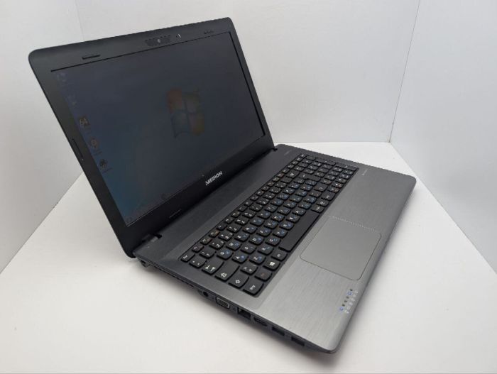 Ноутбук Medion Akoya E6232 / 15.6" (1366x768) TN / Intel Core i3-3110M (2 (4) ядра по 2.4 GHz) / 8 GB DDR3 / 750 GB HDD / Intel HD Graphics 4000 / WebCam / DVD-ROM б/в - зображення 5