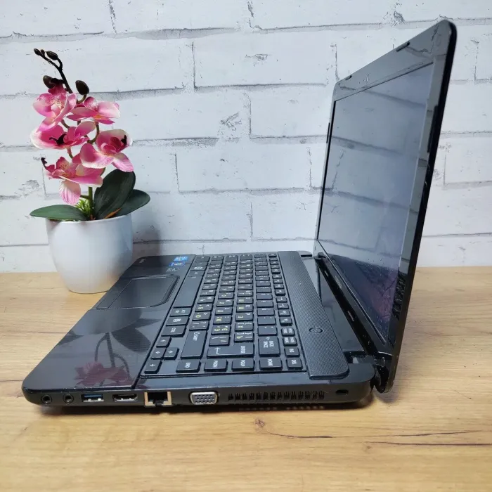 Нетбук Toshiba Satellite L830-10D / 12.5" (1366x768) TN / Intel Core i3-2367M (2 (4) ядра по 1.4 GHz) / 8 GB DDR3 / 128 GB SSD / Intel HD Graphics 3000 / WebCam / DVD-ROM б/в - зображення 4