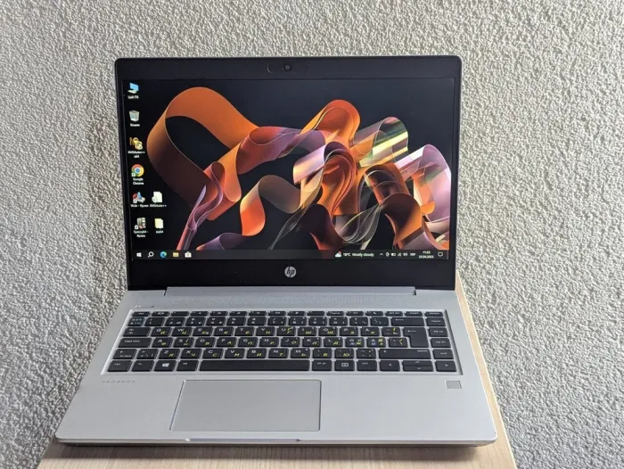 Ноутбук Б-клас HP ProBook 440 G7 / 14" (1920x1080) IPS / Intel Core i3-10110U (2 (4) ядра по 2.1 - 4.1 GHz) / 16 GB DDR4 / 256 GB SSD / Intel UHD Graphics / WebCam б/в - зображення 2