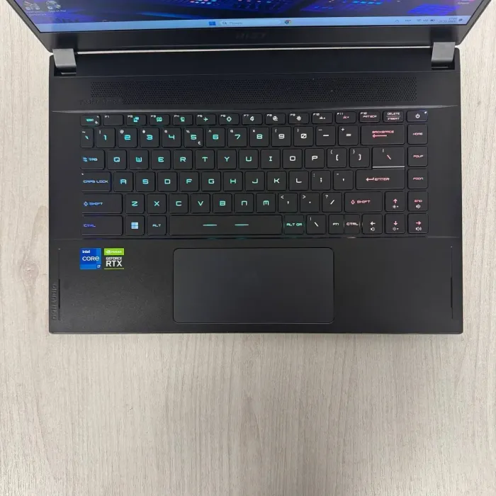 Ігровий ноутбук MSI Creator 15 A11UH / 15,6" (1920x1080) IPS / Intel Core i7-11800H (8 (16) ядер по 1,9 - 4,6 ГГц) / 16 ГБ DDR4 / 512 ГБ SSD / nVidia GeForce RTX 3080, 8 ГБ GDDR6, 256-біт / Веб-камера б/в - зображення 3