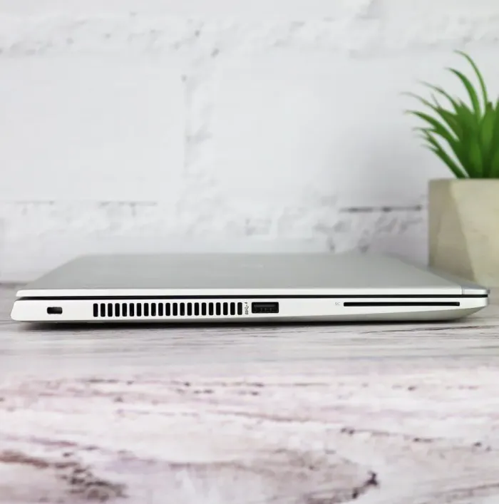 Ультрабук HP EliteBook 830 G5 / 13.3" (1920x1080) IPS / Intel Core i5-8350U (4 (8) ядра по 1.7 - 3.6 GHz) / 8 GB DDR4 / 256 GB SSD M.2 / Intel UHD Graphics 620 / WebCam б/в - зображення 4