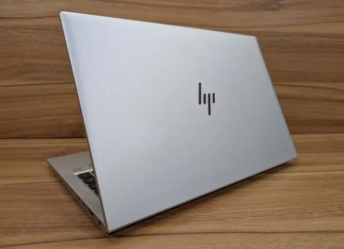 Ультрабук HP EliteBook 840 G7 / 14" (1920x1080) IPS / Intel Core i7-10610U (4 (8) ядра по 1.8 - 4.9 GHz) / 16 GB DDR4 / 1000 GB SSD / Intel UHD Graphics / WebCam / Fingeprint / Windows 10 б/в - зображення 7