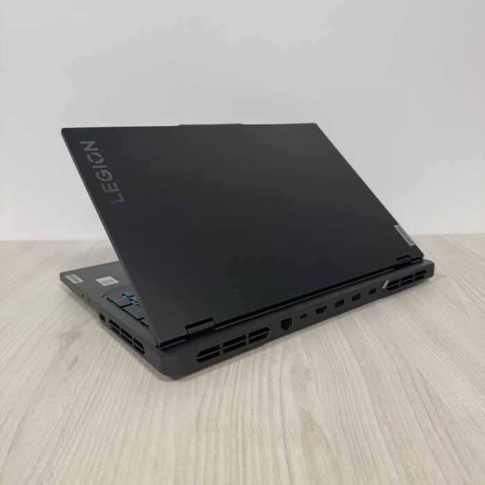 Ігровий ноутбук Б-клас Lenovo Legion 5 Pro 16ARX8 / 16" (2560x1600) IPS / AMD Ryzen 7 7745HX (8 (16) ядер по 3.6 - 5.1 GHz) / 16 GB DDR5 / 512 GB SSD NVMe / nVidia GeForce RTX 4060, 8 GB GDDR6, 128-bit / WebCam б/в - зображення 6