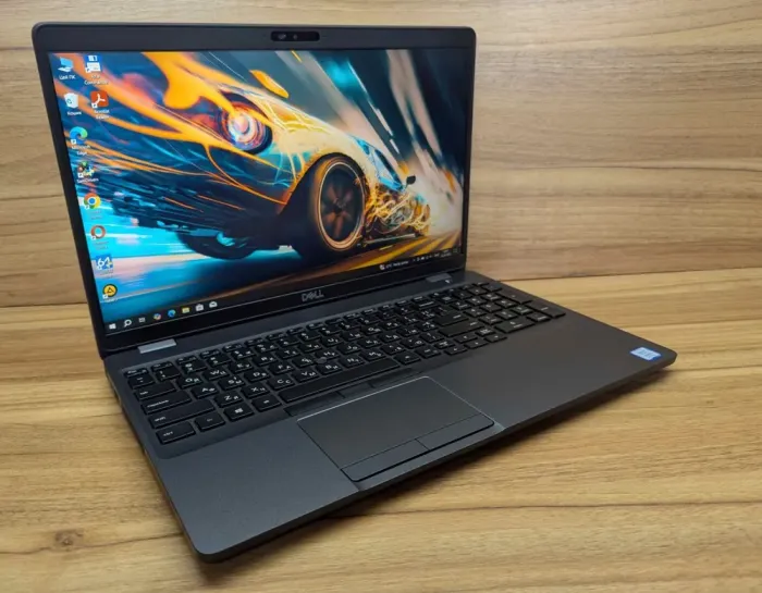 Ультрабук Б-клас Dell Latitude 5500 / 15.6" (1920x1080) IPS / Intel Core i5-8265U (4 (8) ядра по 1.6 - 3.9 GHz) / 16 GB DDR4 / 256 GB SSD / Intel UHD Graphics 620 / WebCam / Windows 10 б/в - зображення 4