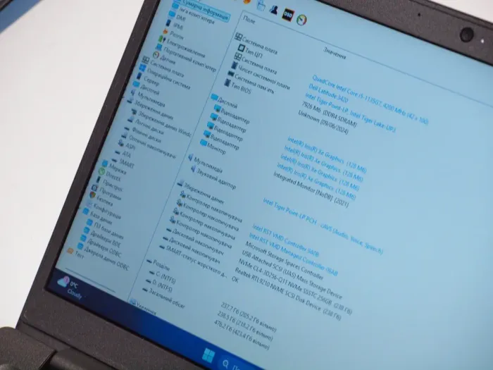 Ультрабук Dell Latitude 3420 / 14" (1366x768) TN / Intel Core i5-1135G7 (4 (8) ядра по 2.4 - 4.2 GHz) / 16 GB DDR4 / 512 GB SSD / Intel Iris Xe Graphics / WebCam б/в - зображення 11