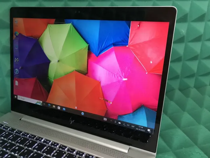 Ультрабук Б-клас HP EliteBook 830 G5 / 13.3" (1920x1080) IPS Touch / Intel Core i7-8650U (4 (8) ядра по 1.9 - 4.2 GHz) / 8 GB DDR4 / 256 GB SSD M.2 / Intel UHD Graphics 620 / WebCam / USB 3.1 / HDMI б/в - зображення 3