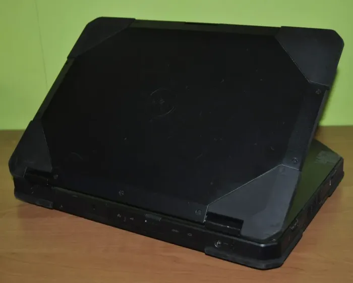 Захищений ноутбук Б-клас Dell Latitude 5414 Rugged / 14" (1366x768) TN / Intel Core i5-6300U (2 (4) ядра по 2.4 - 3.0 GHz) / 8 GB DDR4 / 256 GB SSD / Intel HD Graphics 520 / WebCam / Wi-Fi / Bluetooth / Windows 11 Pro б/в - зображення 8