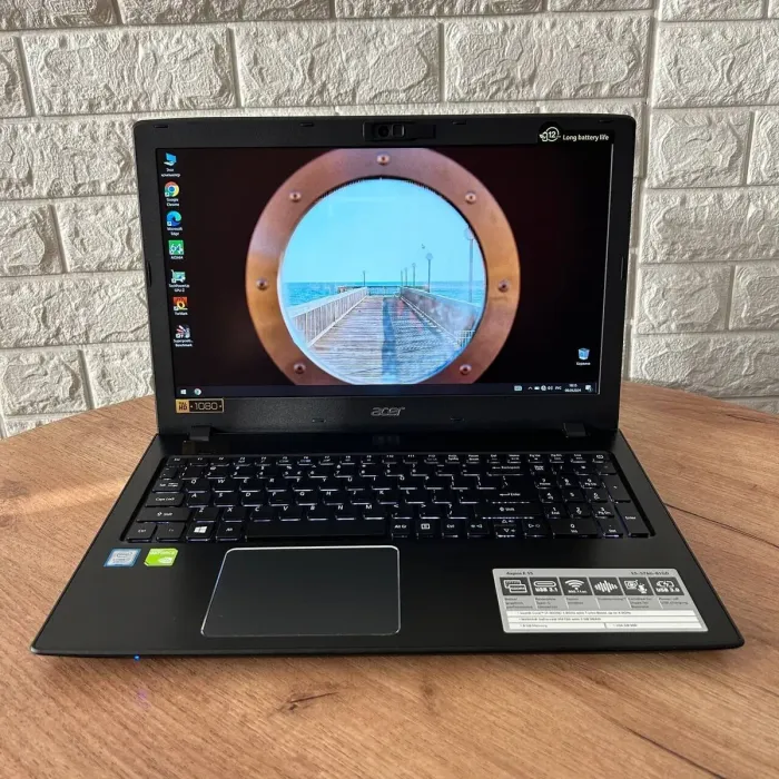 Ігровий ноутбук Acer Aspire E5-576G / 15.6" (1920x1080) IPS / Intel Core i7-8550U (4 (8) ядра по 1.8 - 4.0 GHz) / 8 GB DDR4 / 256 GB SSD / nVidia GeForce MX150, 2 GB GDDR5, 64-bit / WebCam б/в - зображення 2