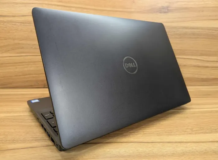Мобільна робоча станція Dell Precision 3541 / 15,6" (1920x1080) IPS / Intel Core i7-9850H (6 (12) ядер по 2,6 - 4,6 ГГц) / 32 ГБ DDR4 / 512 ГБ SSD / nVidia Quadro P620, 4 ГБ GDDR5 128-bit / WebCam / TouchID / Windows 10 б/в - зображення 7