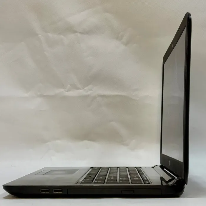 Ноутбук Б-клас HP Laptop 15-g080nr / 15.6" (1366x768) TN / AMD A6-6310 (4 ядра по 1.8 - 2.4 GHz) / 8 GB DDR3 / 128 GB SSD / AMD Radeon R4 Graphics / WebCam / DVD-ROM / Windows 10 Pro б/в - зображення 6