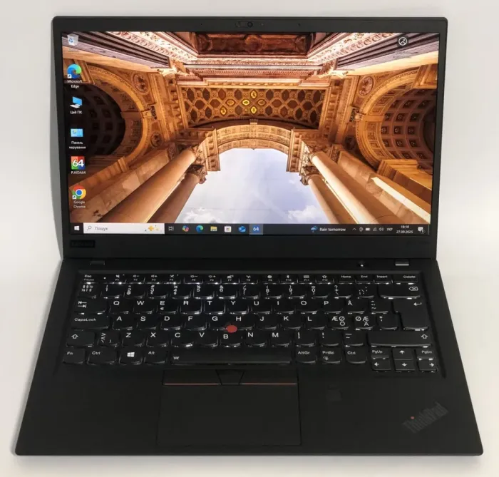 Ультрабук Б-клас Lenovo ThinkPad X1 Carbon G6 / 14" (1920x1080) IPS / Intel Core i5-8250U (4 (8) ядра по 1.6 - 3.4 GHz) / 8 GB DDR3 / 256 GB SSD / Intel UHD Graphics 620 / WebCam / Win 10 Pro б/в - зображення 2