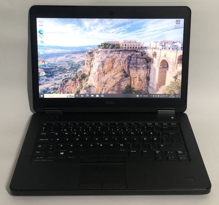 Ноутбук Б-клас Dell Latitude E5440 / 14" (1366x768) TN / Intel Core i5-4200U (2 (4) ядра по 1.6 - 2.6 GHz) / 8 GB DDR3 / 500 GB HDD / Intel HD Graphics 4400 / WebCam / DVD-ROM б/в - изображение 2