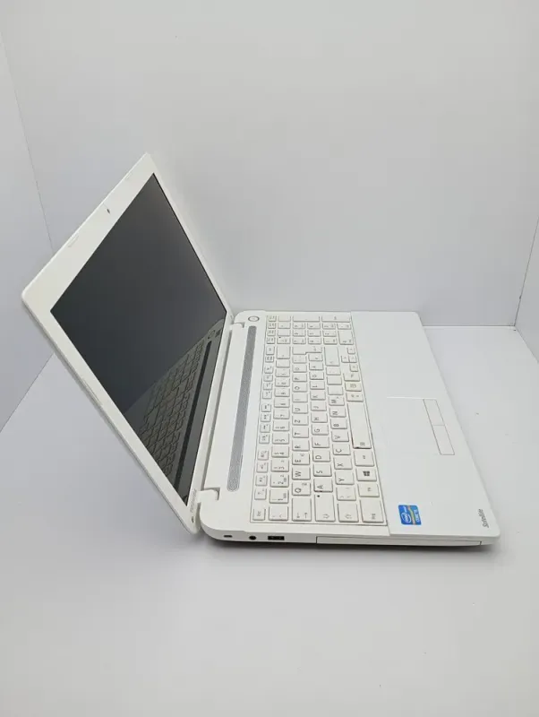 Ноутбук Toshiba C55 / 15.6" (1366x768) TN / Intel Core i5-3230M (2 (4) ядра по 2.6 - 3.2 GHz) / 6 GB DDR3 / 500 GB HDD / Intel HD Graphics 3000 / WebCam б/в - зображення 5