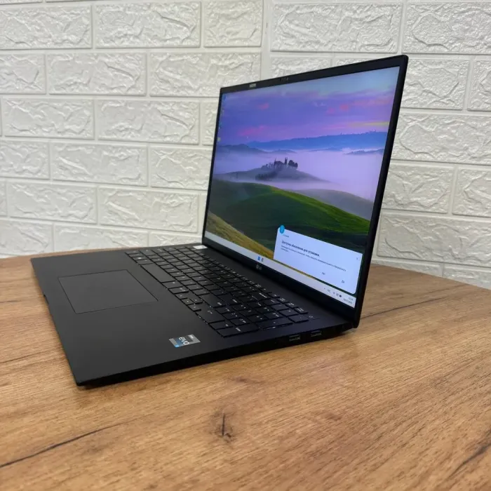 Ультрабук Б-клас LG Gram 17 17Z90Q / 17" (2560x1600) IPS / Intel Core i7-1260P (12 (16) ядер по 3.4 - 4.7 GHz) / 32 GB DDR5 / 512 GB SSD NVMe / Intel Iris Xe Graphics / WebCam б/в - зображення 5